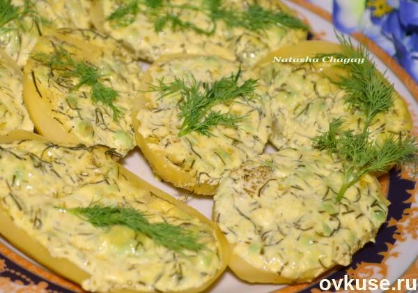 Картофель под сметаной с чесноком