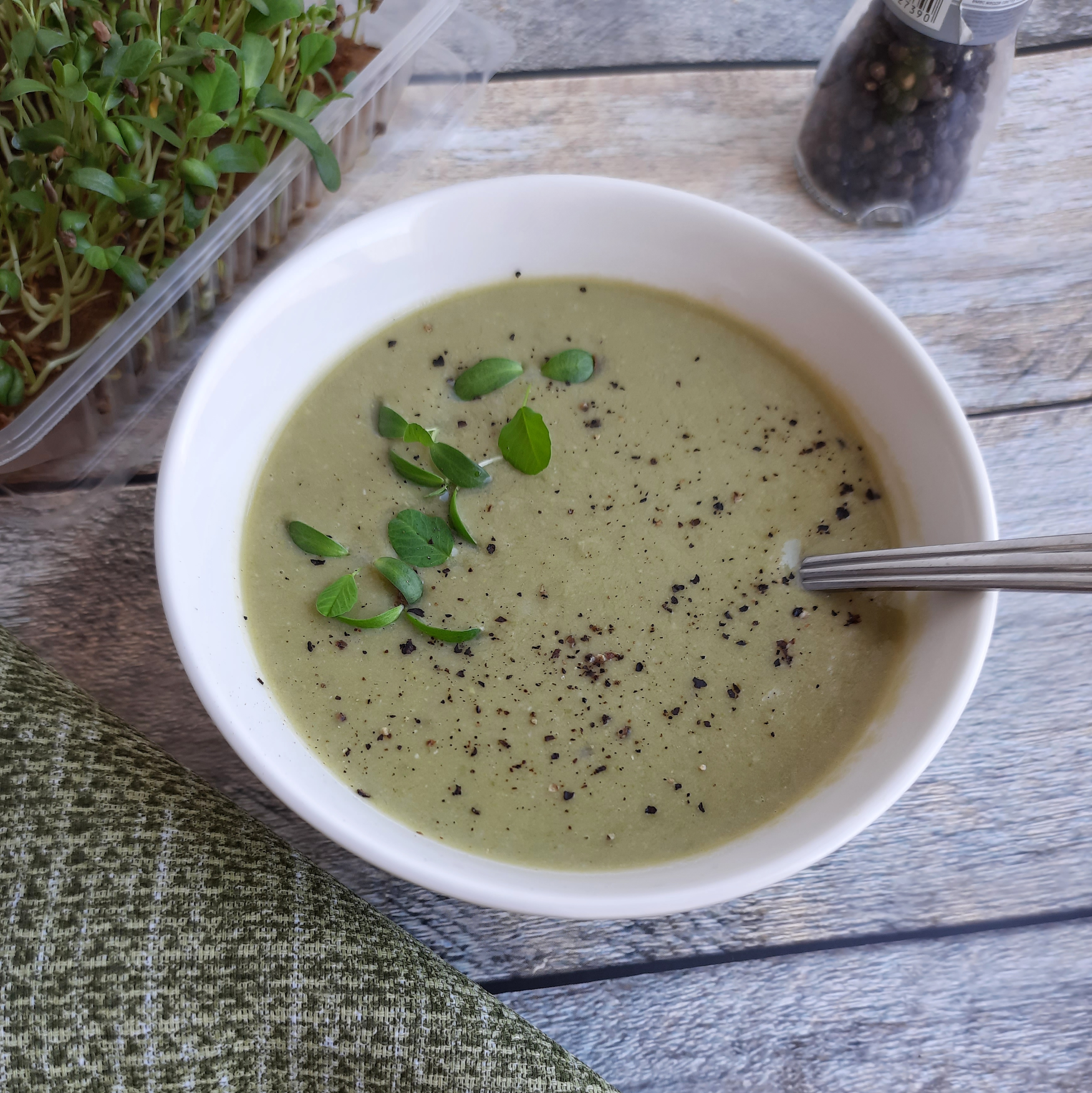 Суп-крем из зелёного горошка 