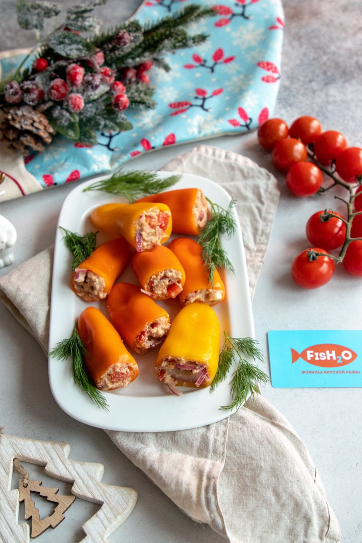 Мини-перцы фаршированные печенью трески