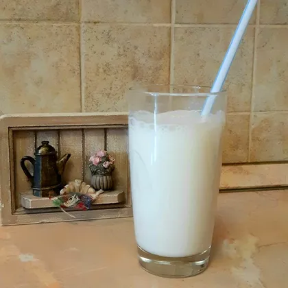 Молочный коктейль с бананом 🥛🍌