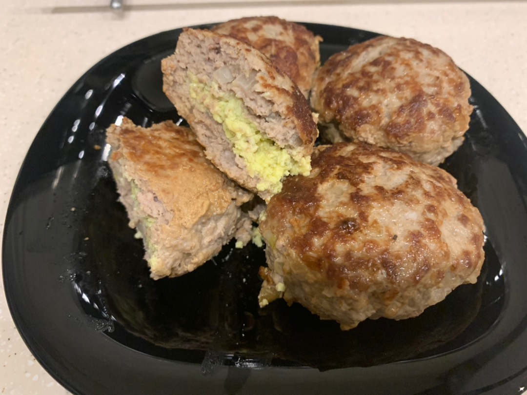 Котлеты с оригинальной начинкой