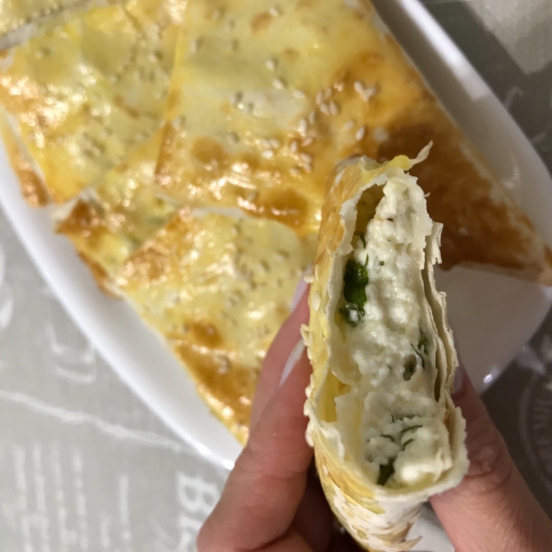 Треугольники из лаваша с творогом, сыром и зеленью