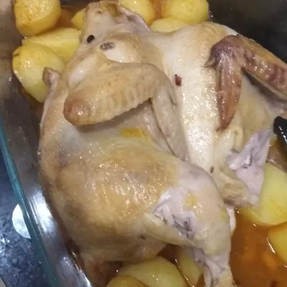 Нежная курочка с картошкой в духовке