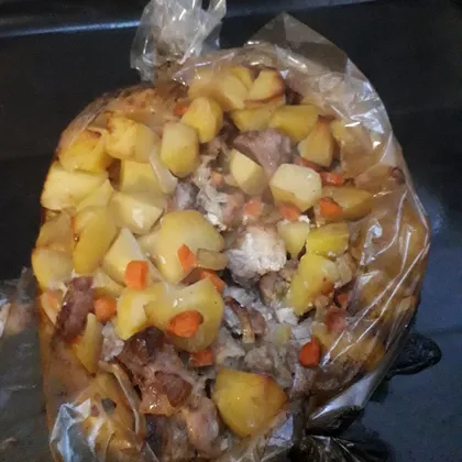 Картошка с мясом в рукаве