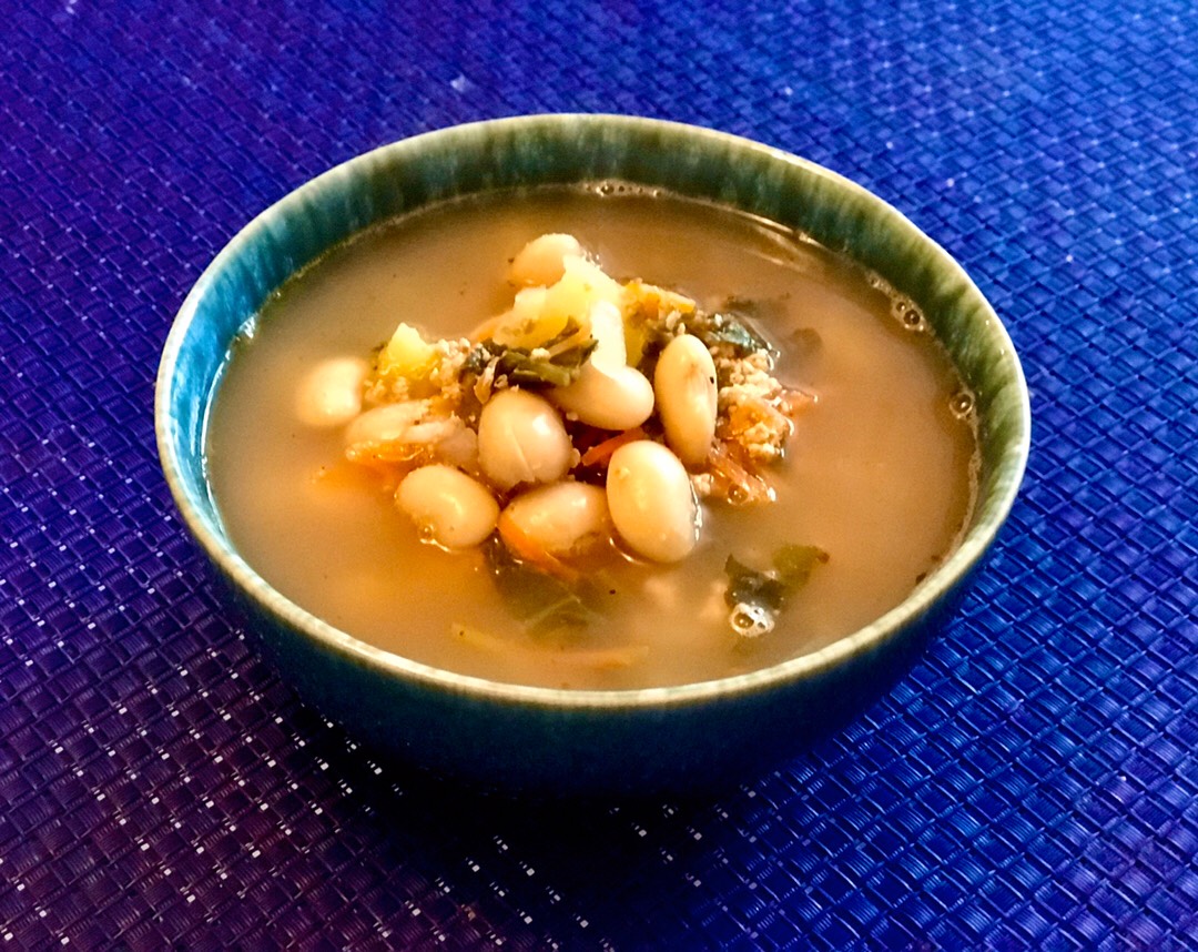 Свекольный суп с фасолью