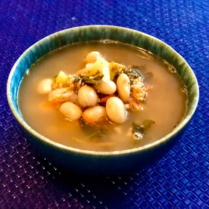 Щавелевый суп с фасолью и копченым тофу