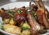Ребрышки с пряным картофелем