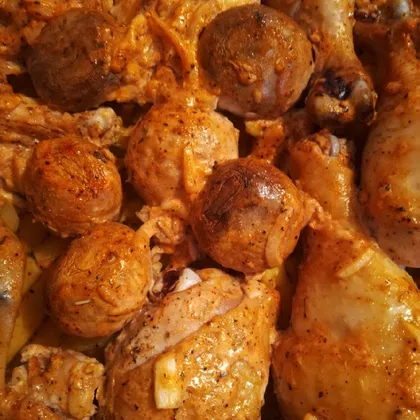 Запечённая курица с картошкой и грибами