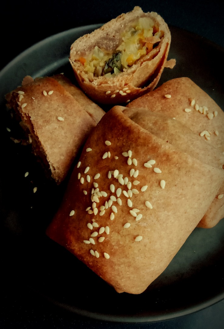 Румяные пирожки с творогом и зеленью на сковороде – пошаговый рецепт приготовления с фото