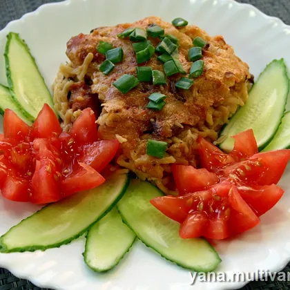 Кассероль с яичной лапшой, грибами и курицей