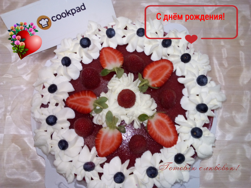 Торт с клубничным суфле и творожным кремом