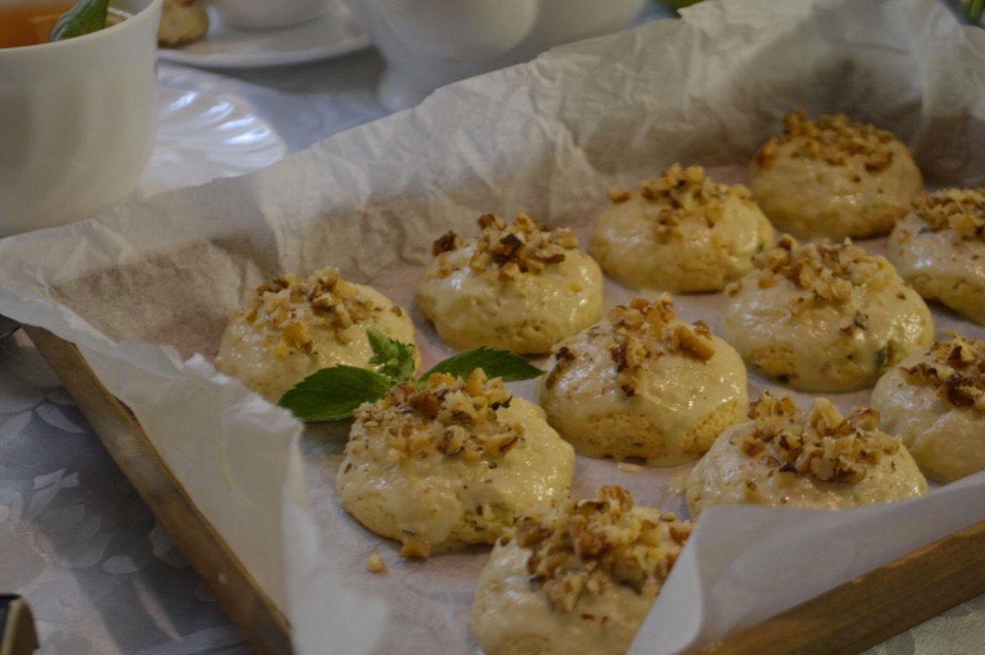 Лимонное печенье с грецким орехом и мятой