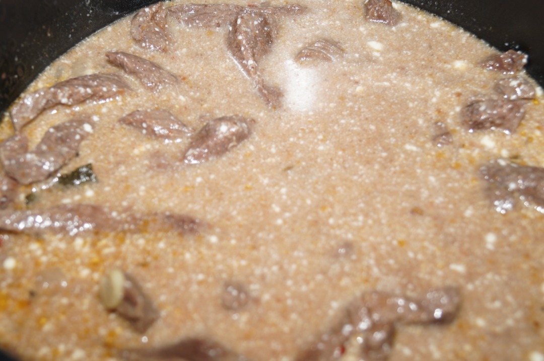 Гуляш из говядины в мультиварке Редмонд - рецепт приготовления с пошаговыми фото