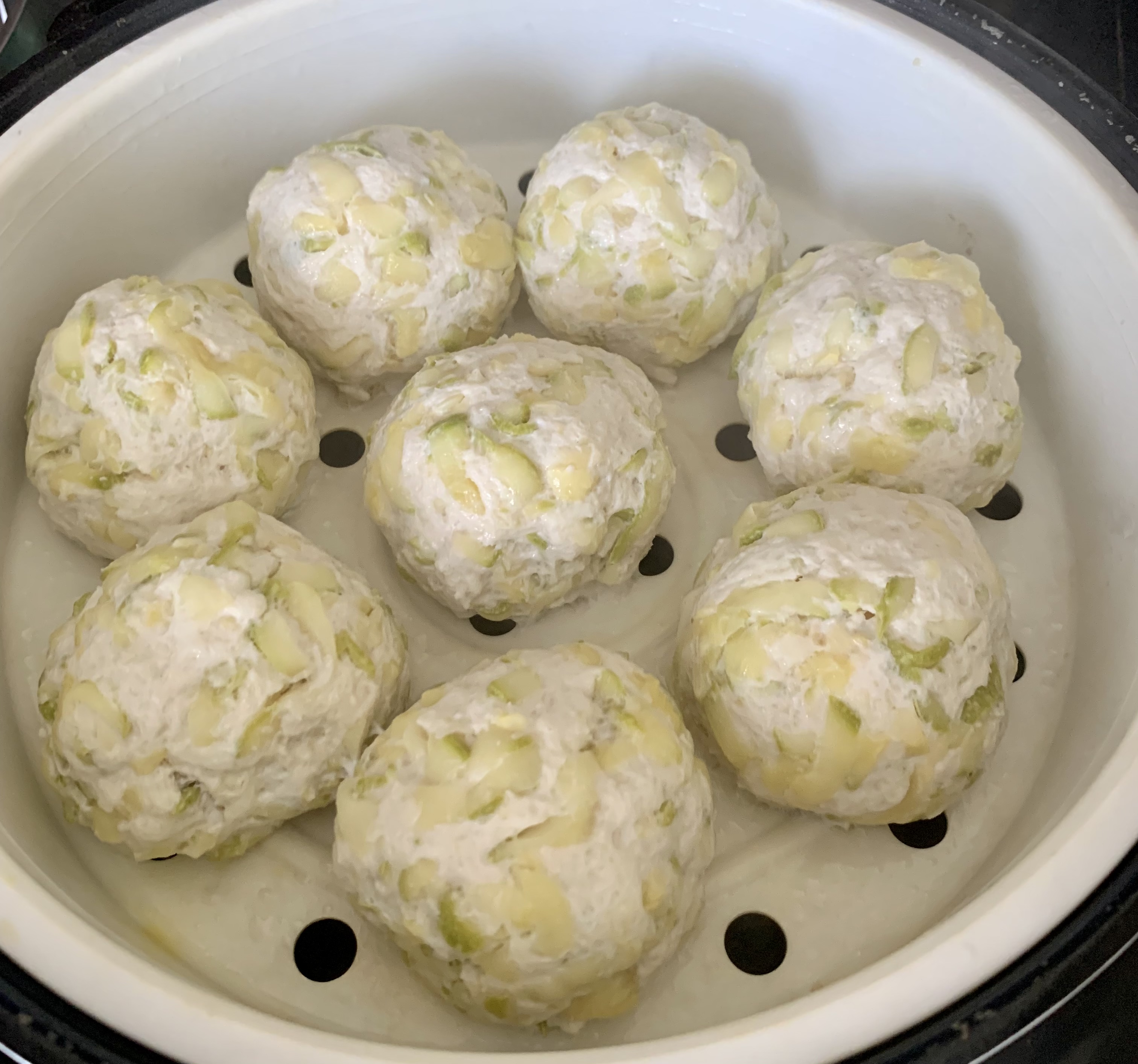 Куриные «паровые» котлеты с кабачком