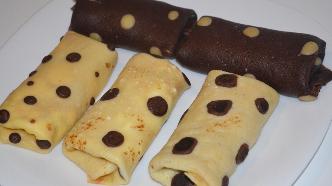 Блинчики в горошек. Вкуснейшие блинчики с творогом, с карамелизированными яблоками и сыром!