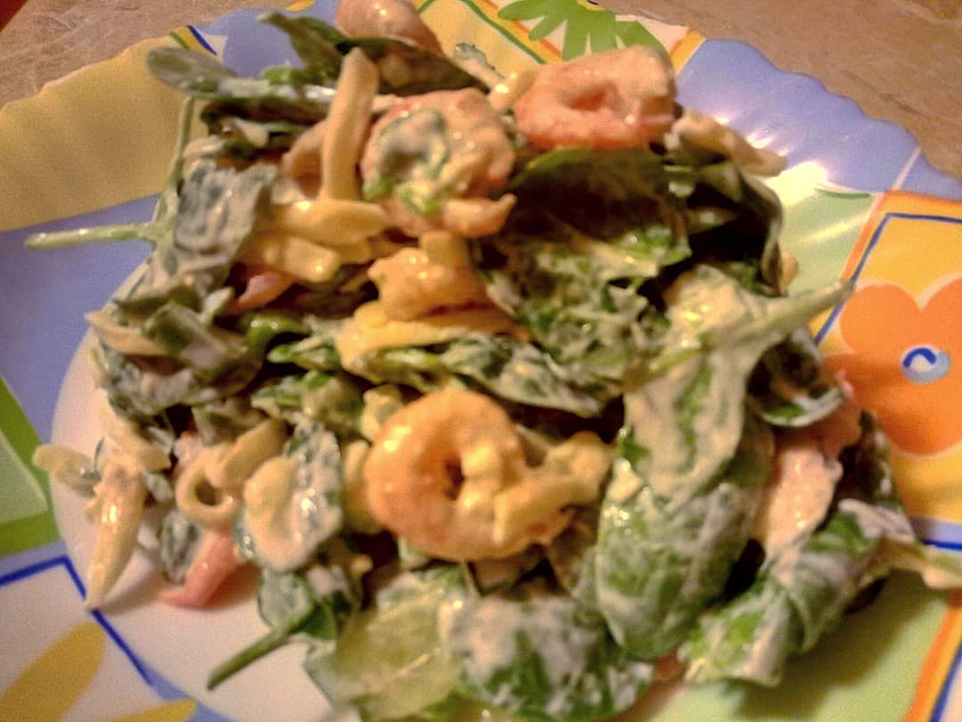 Фитнес-салат с креветками, шпинатом,сыром в сметанном соусе 🍤🍤