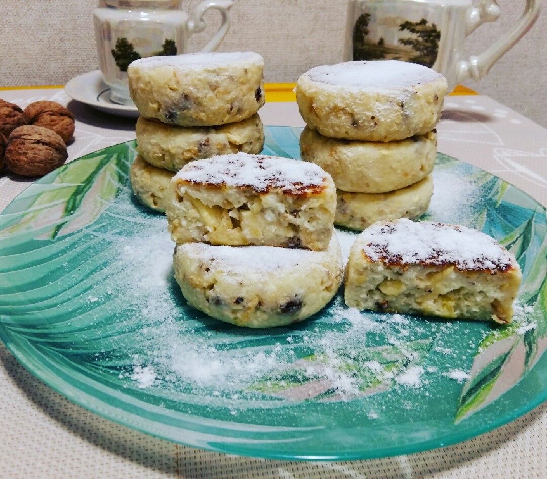 Сырники с яблоком и грецкими орехами (в духовке)