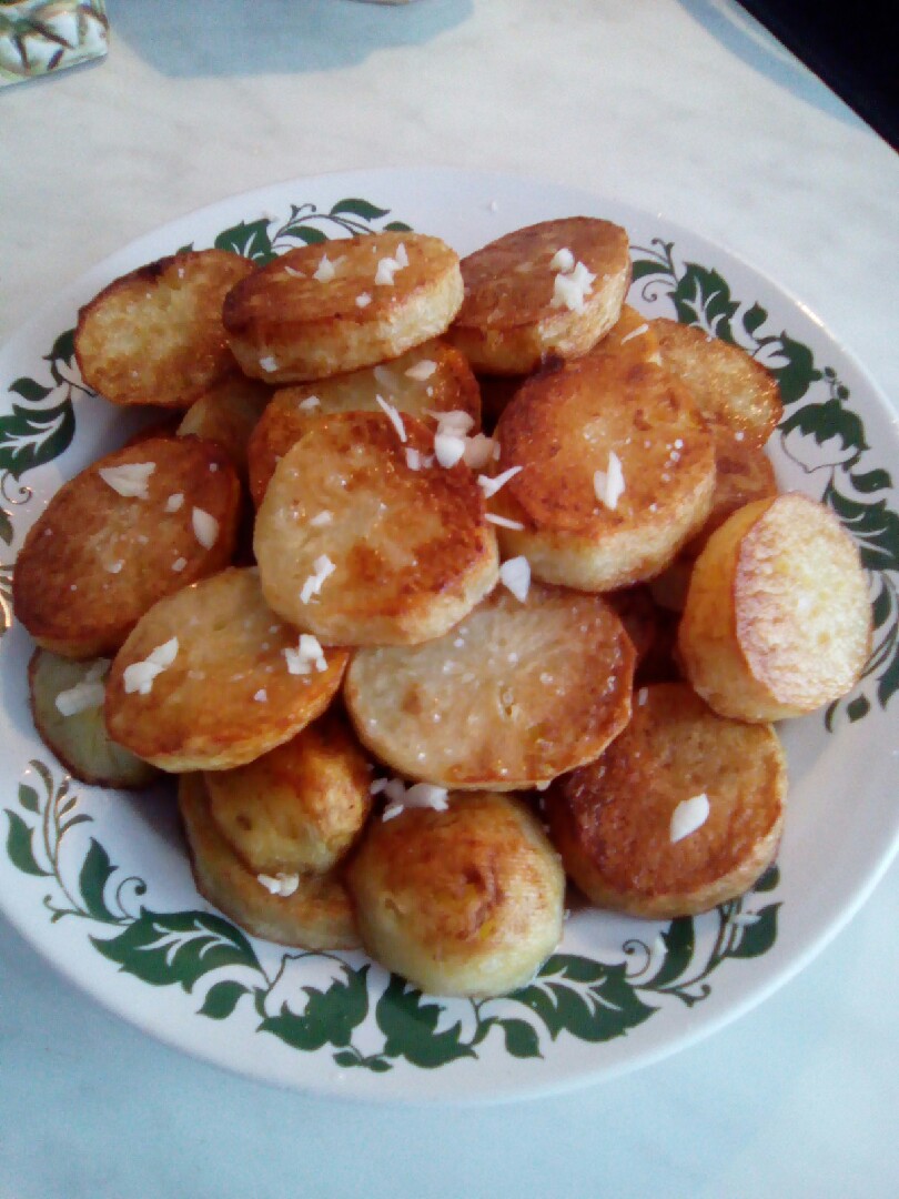 Жареный картофель с чесноком