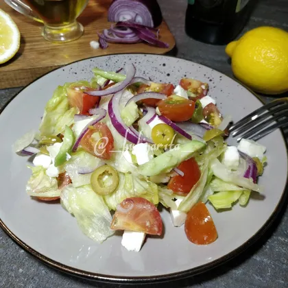 Салат с авокадо и адыгейским сыром
