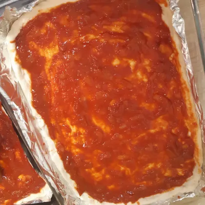 Дрожжевое тесто на молоке и томатный соус для пиццы