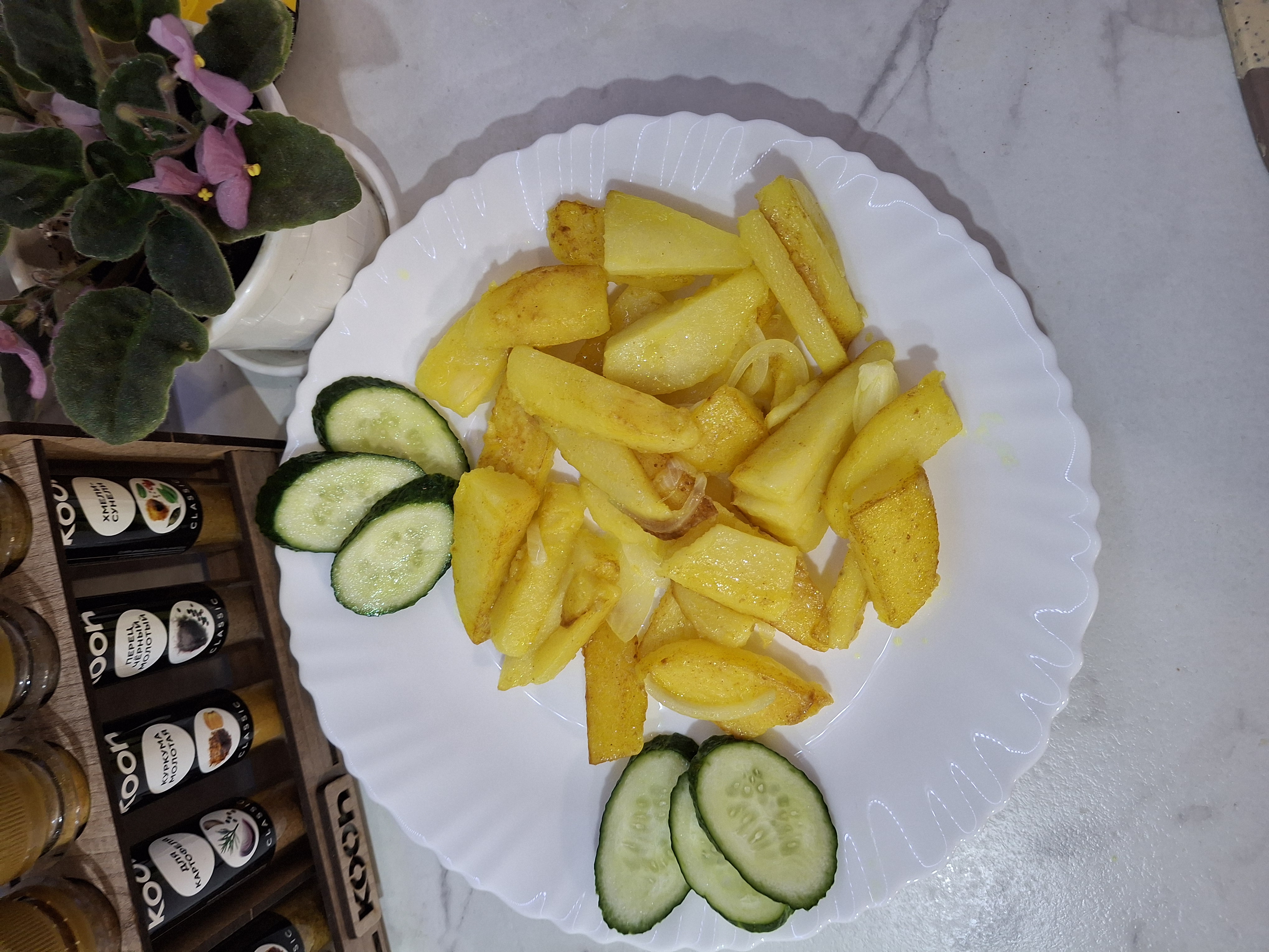 Картошка жареная с луком