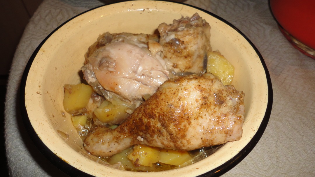 Запеченные голени с картошкой