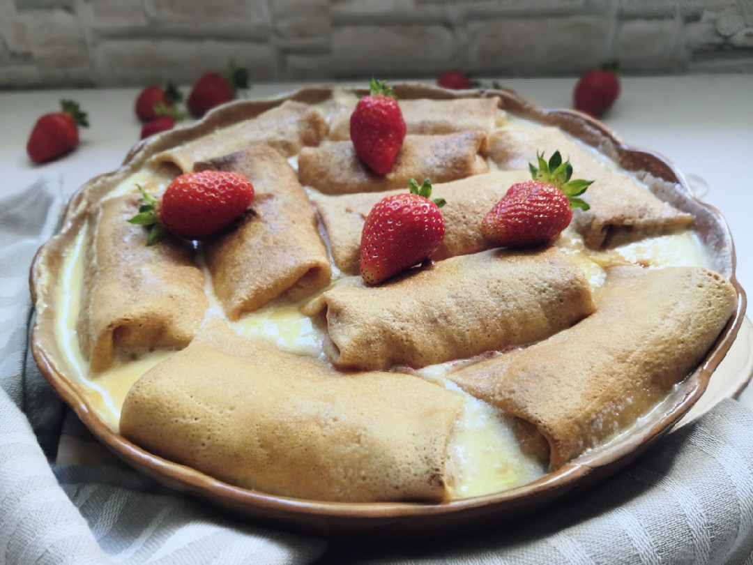 Блинчики фаршированные клубникой со сливками. 😋🍓🍓🍓