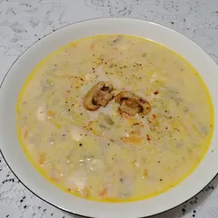 Сырный суп с шампиньонами и курицей