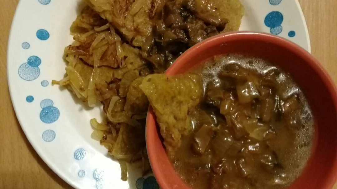 Копытки с грибной мачанкой