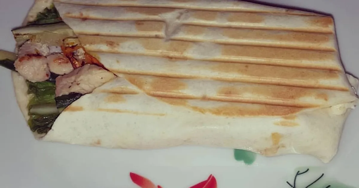 Шаурма в пшеничной лепешке #кулинарныймарафон - рецепт автора Анастасия ...