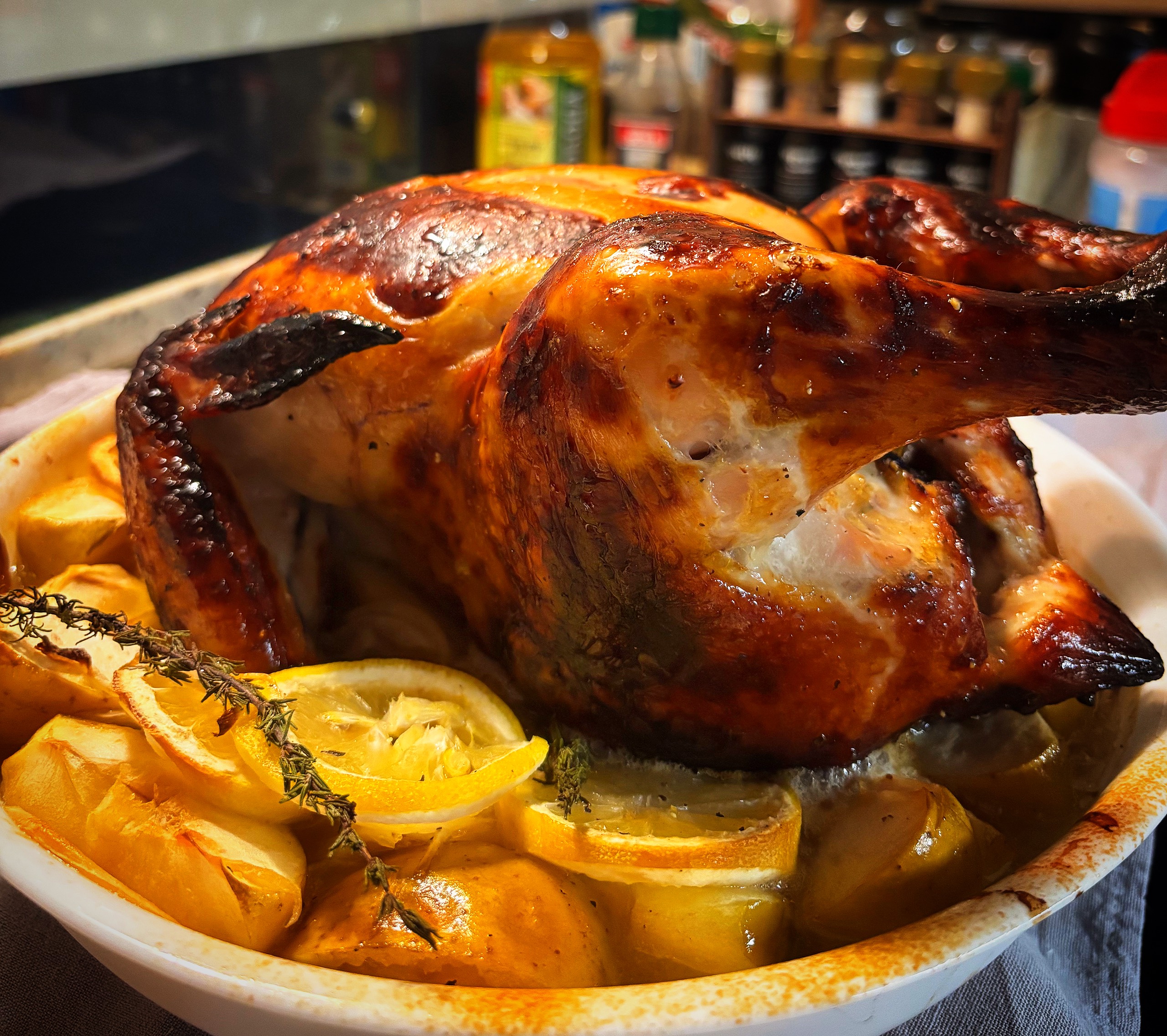 Запечённая курица с яблоками