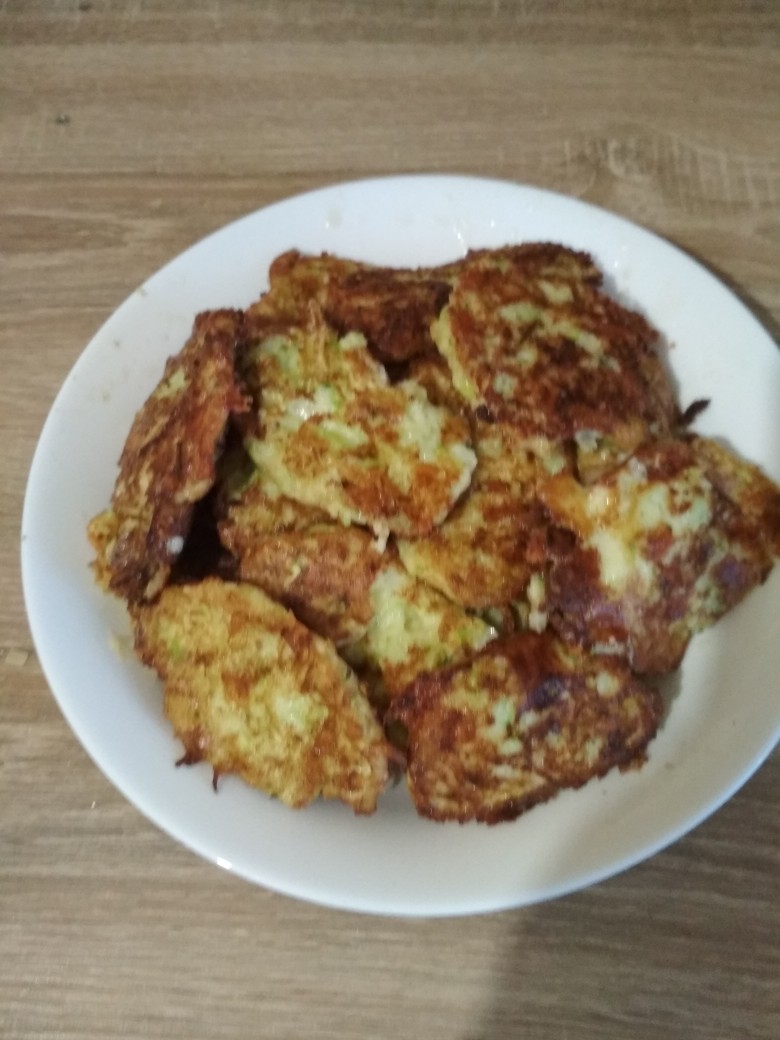 ОЛАДЬИ С КАБАЧКАМИ И СЫРОМ