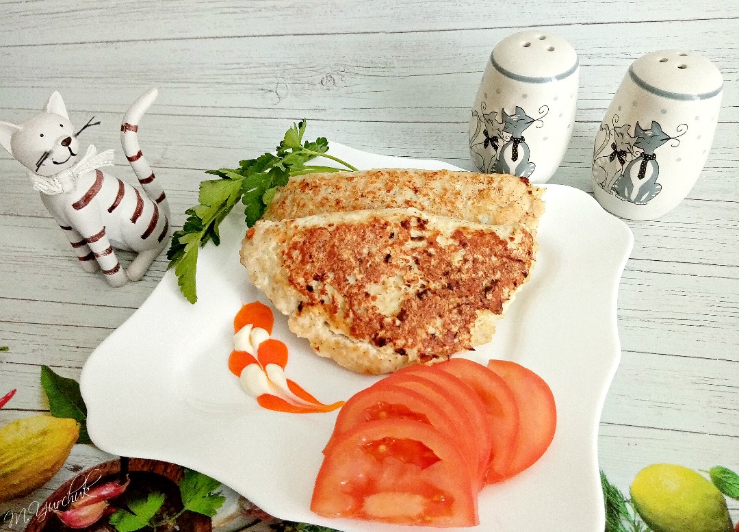 Чебуреки из курицы с зеленью и сыром