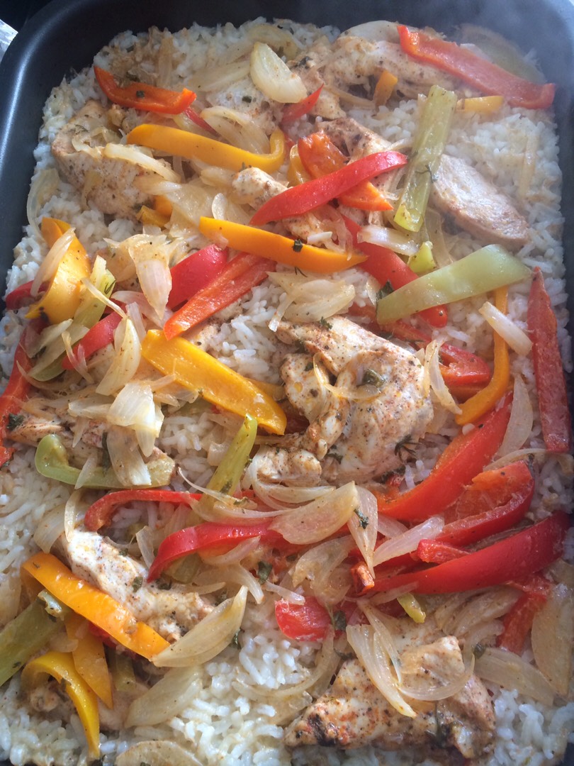 Курица с овощами и рисом