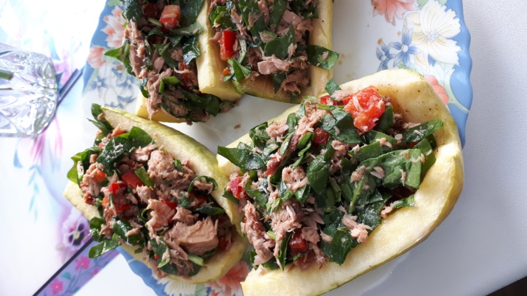Цукини, фаршированные тунцом