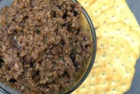 Бутерброды диетические с паштетом из маслин