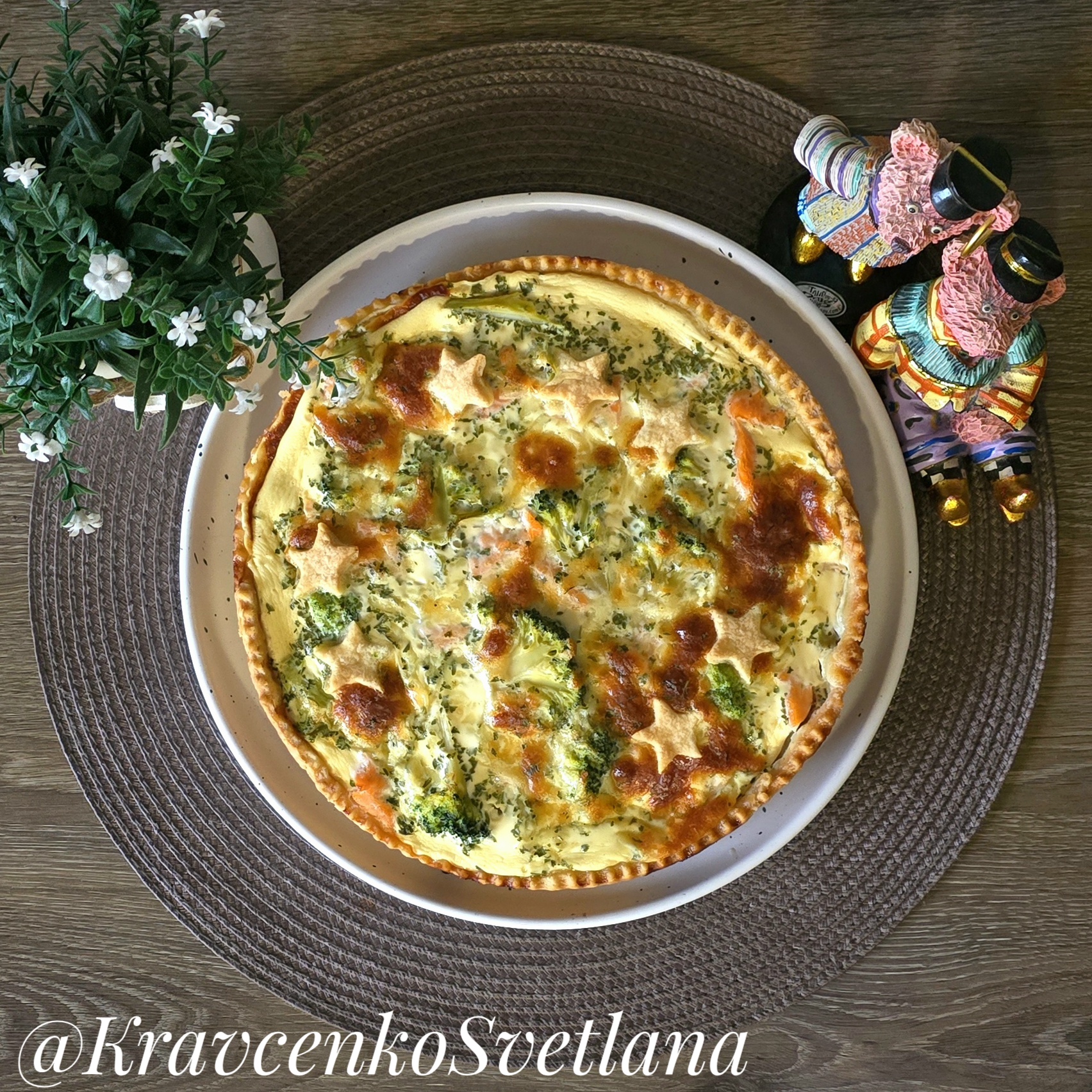Киш с брокколи и рыбой на новогодний стол
