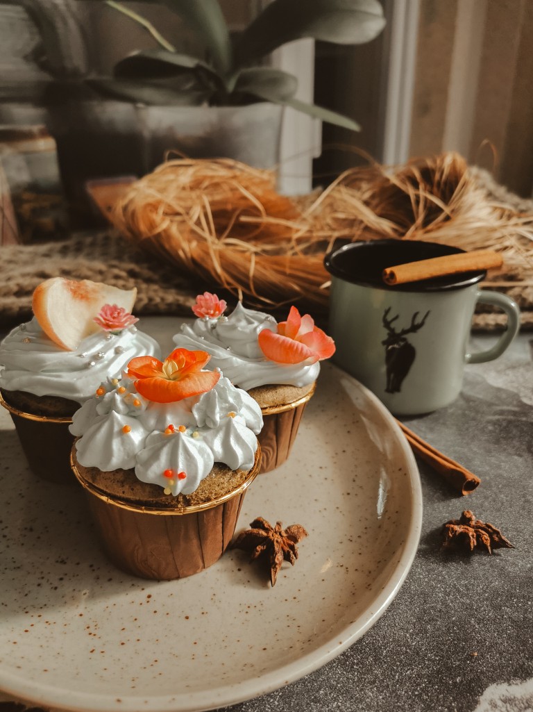 Капкейки с персиками на конопляной муке 🧁