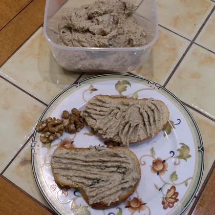 Баклажановый паштет с грецкими орехами