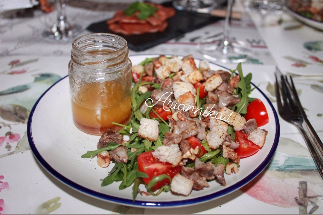 Салат с куриными желудками Salade Landaise или салат Ландез