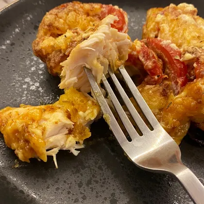 Курица с помидорами и сыром в духовке