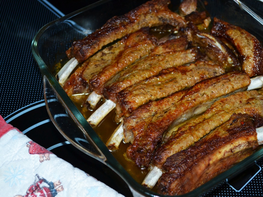Ребра в духовке с картошкой: приготовление вкусного свиного блюда за несколько шагов