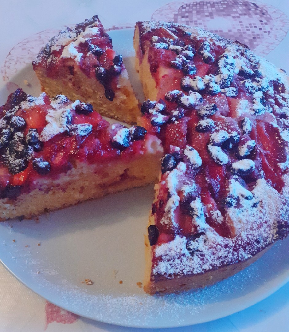 Пирог с летними ягодами