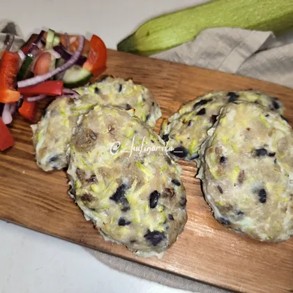 Рыбные котлеты с кабачком