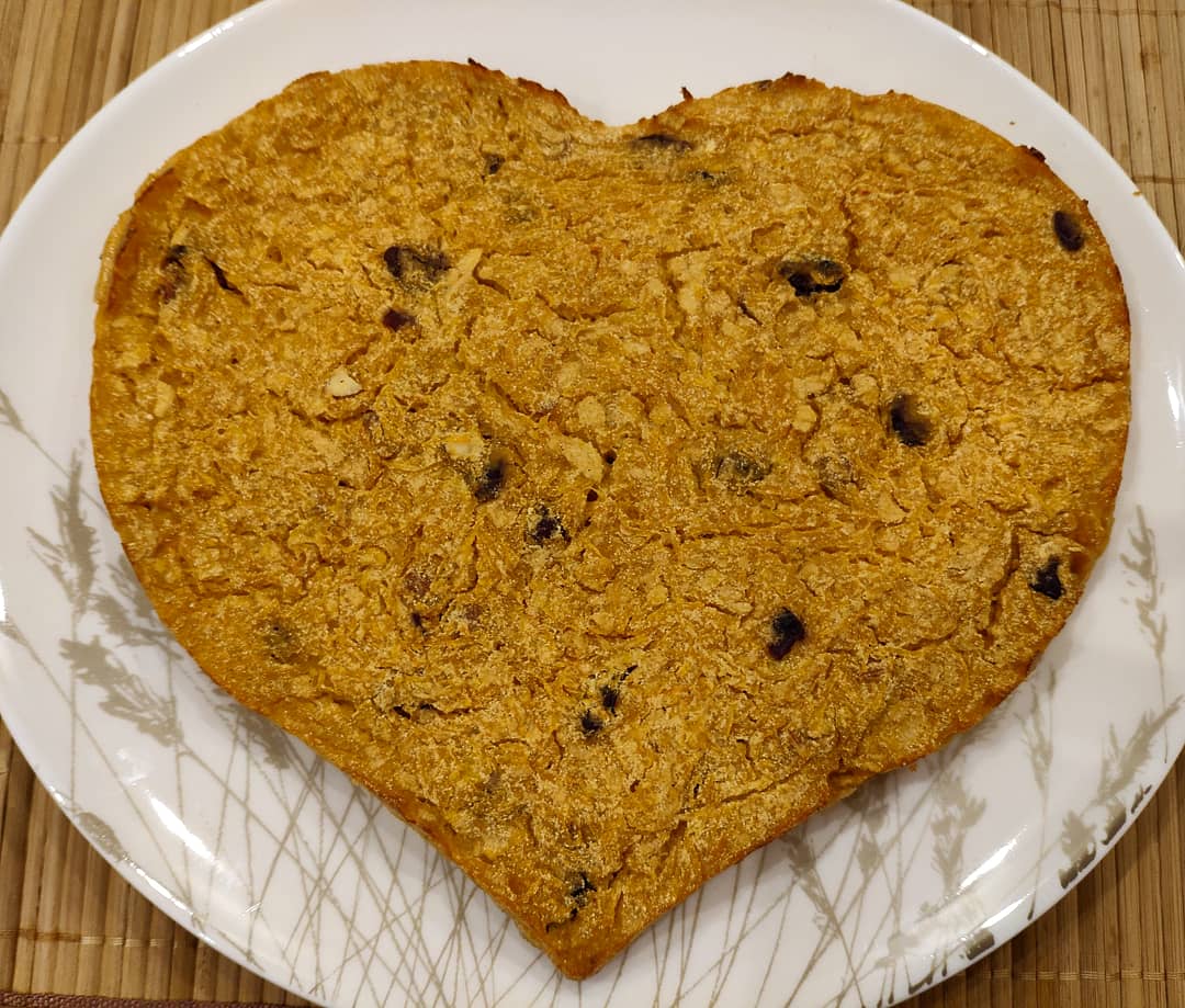 Кукурузный пирог с тыквой, яблоками и орехами