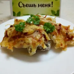 Куриные бедрышки с картофелем под сырной корочкой