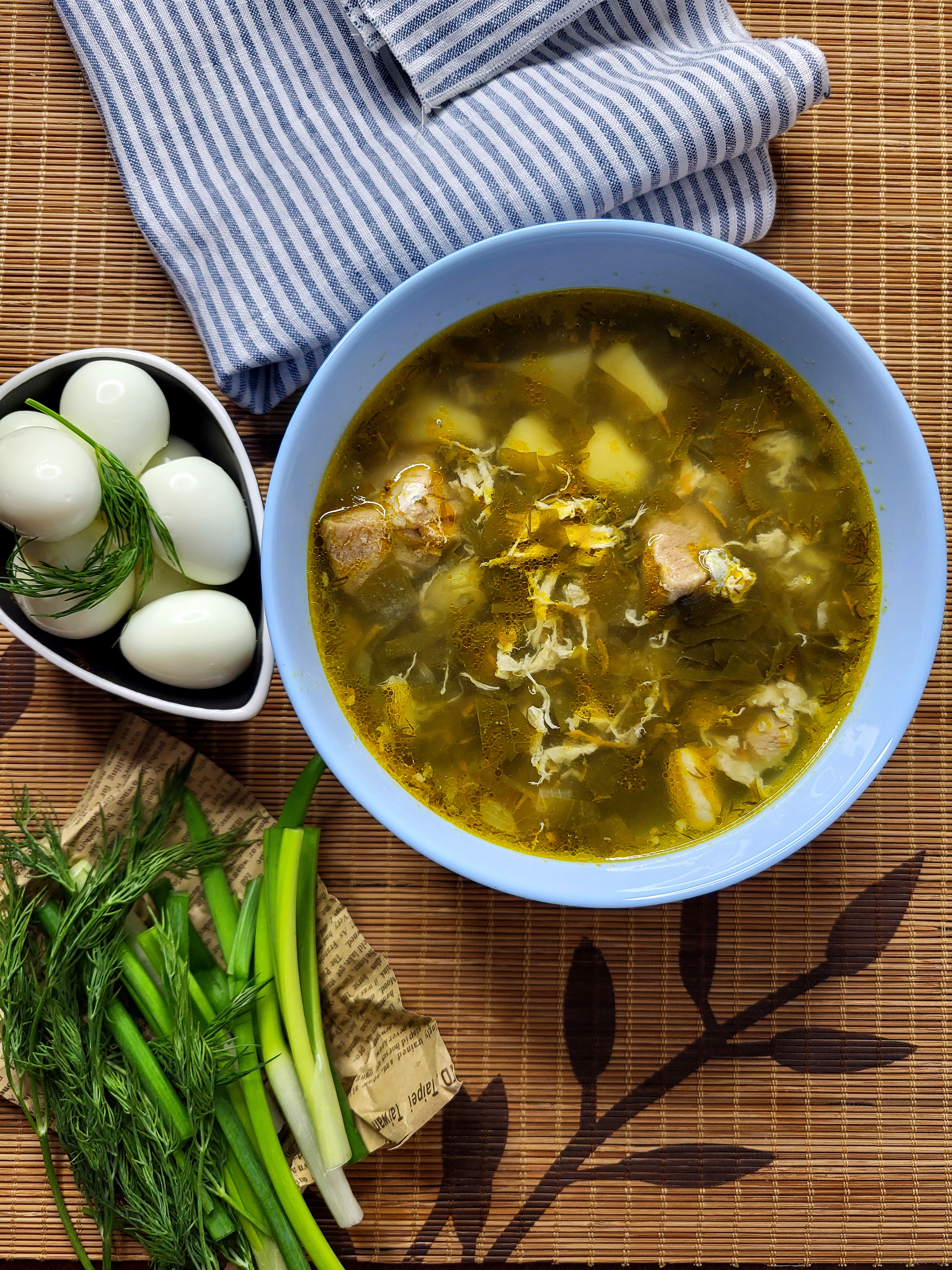 Щавелевый Суп с курицей и яйцом классический рецепт с фото