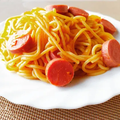 Спагетти с сосисками)