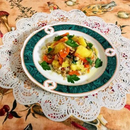 Картофель с тушенкой в мультиварке