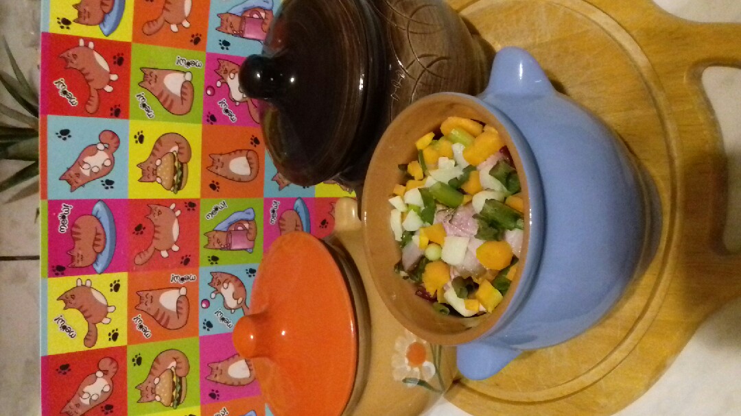 Жаркое из говядины в горшочках с беконом и грибами